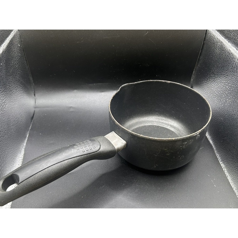Castamel sauce pan w/pour spout 5.5" diameter 3" deep